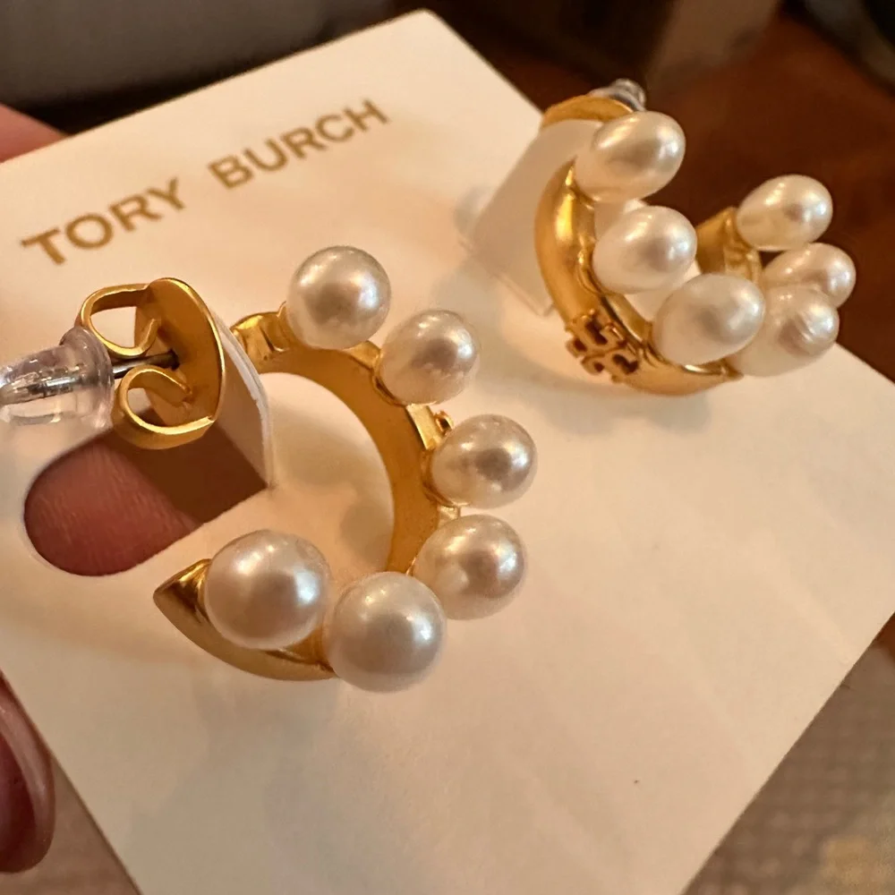 TORY BURCH Rolled Gold/Pearl Kira Pearl‎ Hoop Earrings NEW